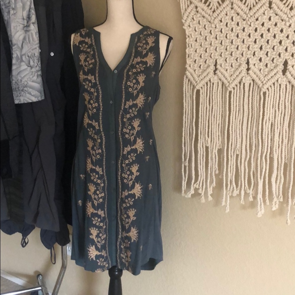Anthropologie Tiny Blue Blush Embroided Size M
